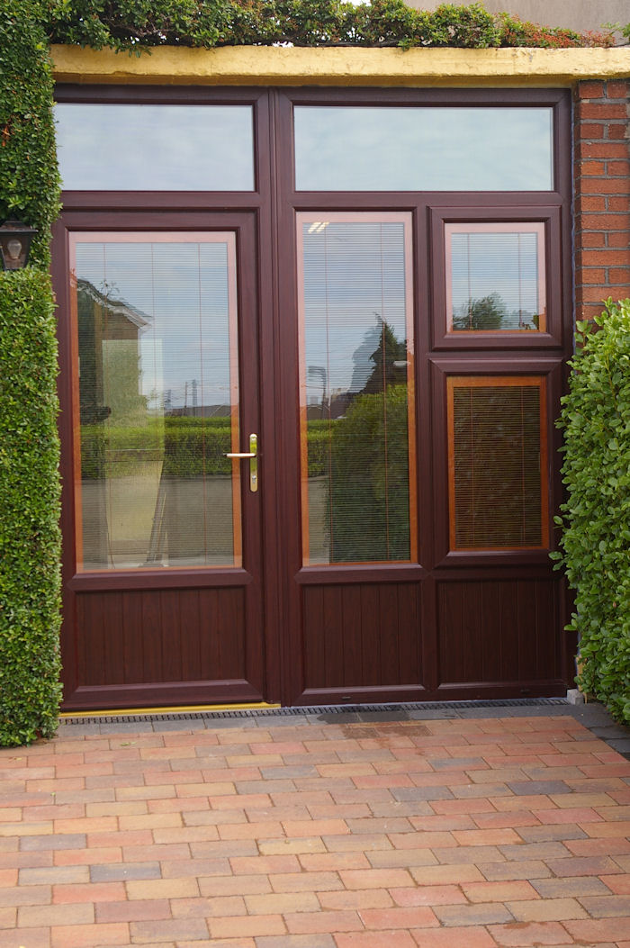 Rosewood door with Integeral Window Blind.JPG